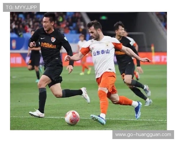 山东泰山5-1客胜武汉三镇，瓦科梅开二度难挽金靴旁落